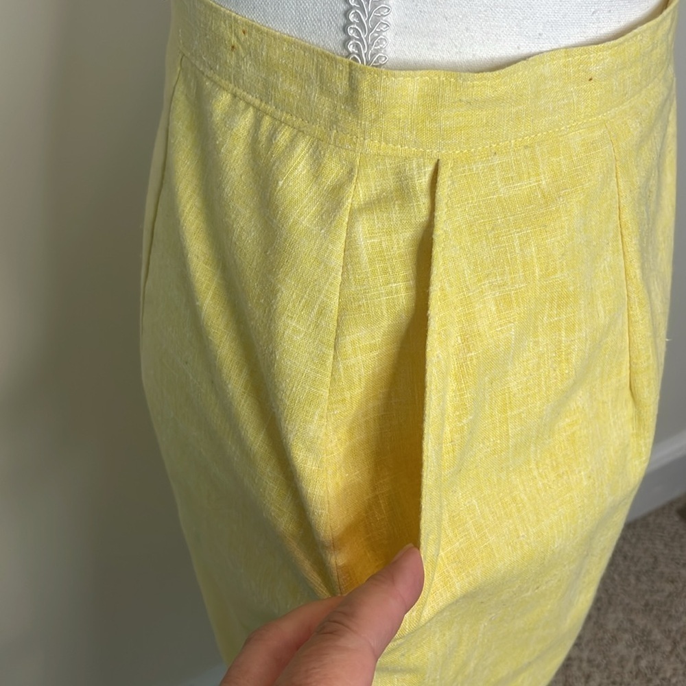 Vintage Yellow Linen Like Skirt. Size 6 - Picture 2 of 10